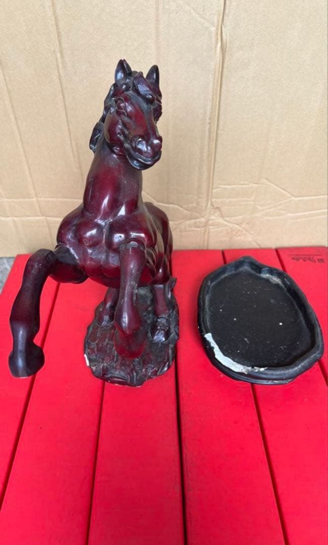 リアルな馬の彫刻