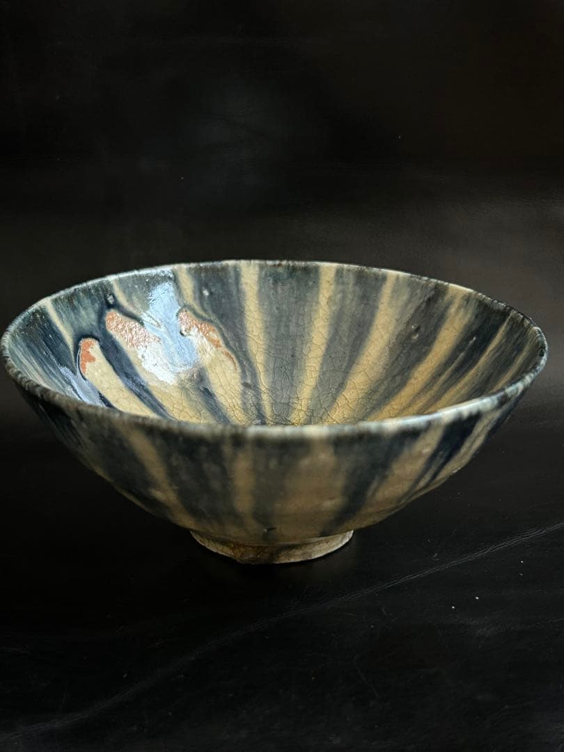 究極の美◾️蔵から、またまた凄そうな古い抹茶茶碗が出て来ました。