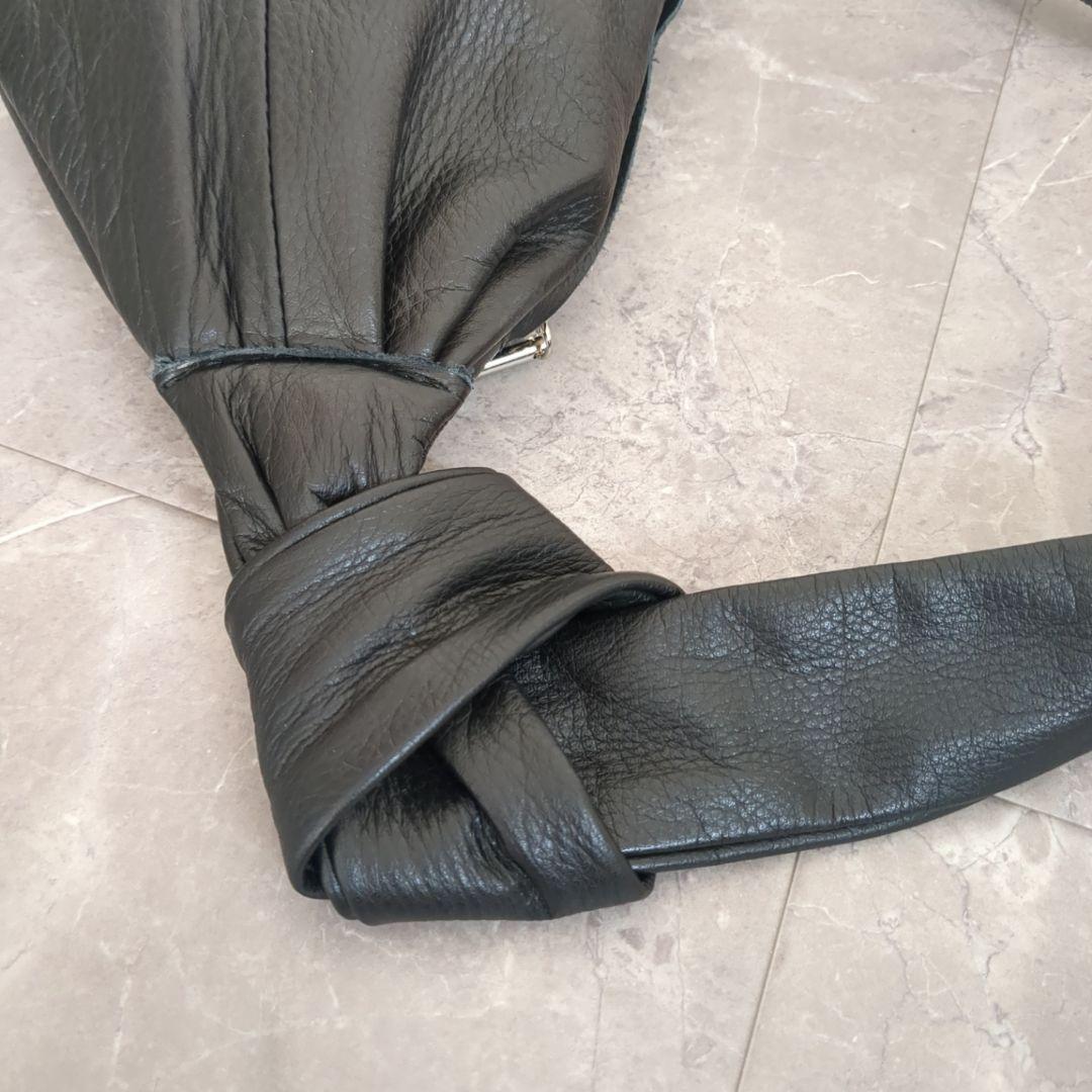 美品☆POMTATA ブラックレザー ショルダーバッグ ボディバッグ ポンタタ