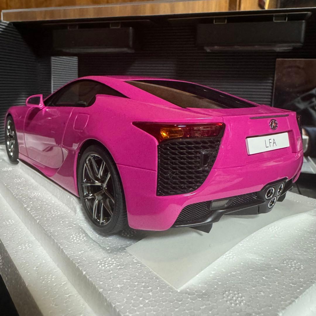 未展示品オートアート 1/18 レクサス LFA PASSIONATE PINK