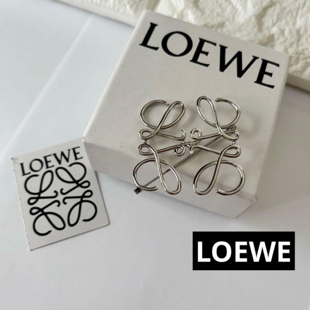 LOEWE ロエベ　アナグラムブローチ シルバー