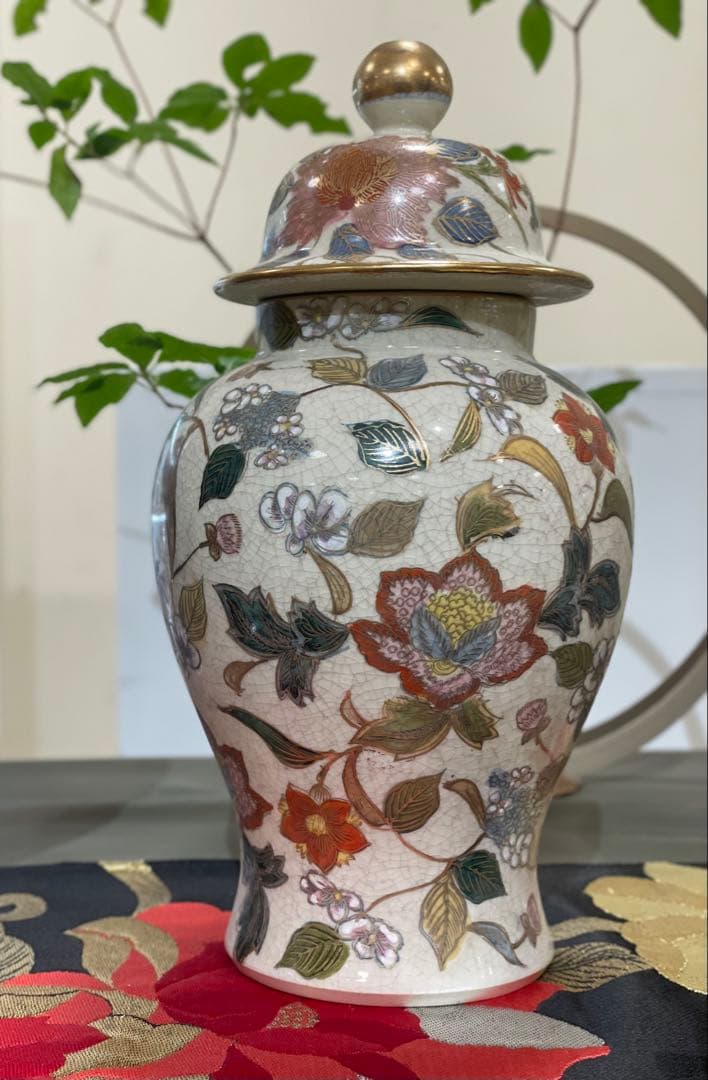 薩摩焼　金彩牡丹絵　沈香壺　蓋付花器　時代物　古美術　骨董品