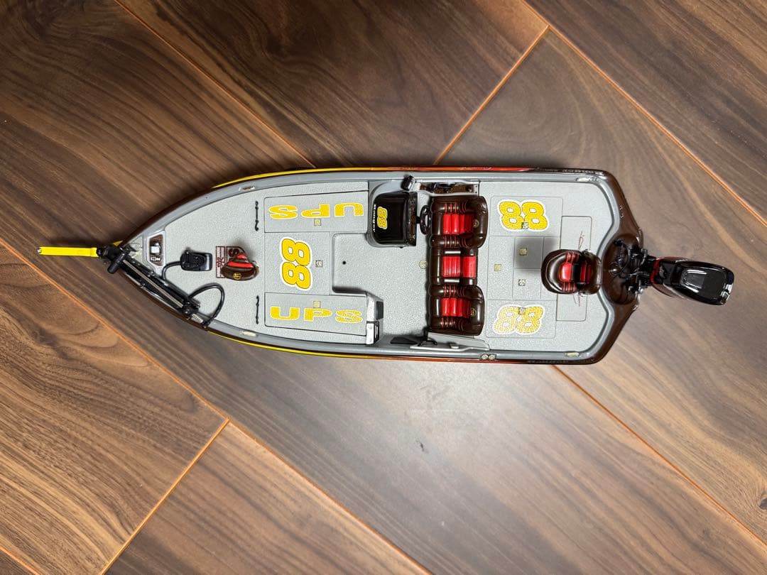 CASTAWAY 1/24スケール バスボート　ダイキャストモデル