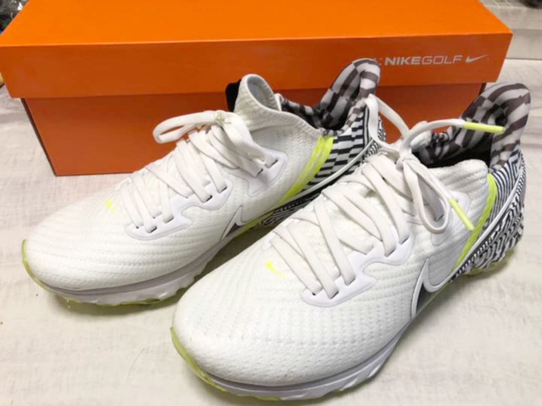 再値下げしました！★ナイキ　エアズームインフィニティ　25.5 レアカラー★