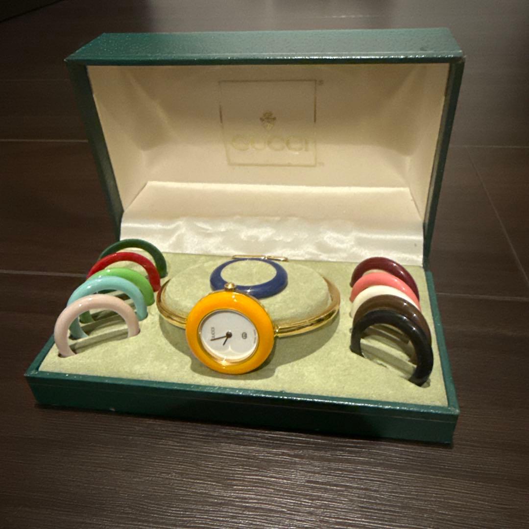 GUCCI ラウンドフェイス時計 交換用ベゼル付き