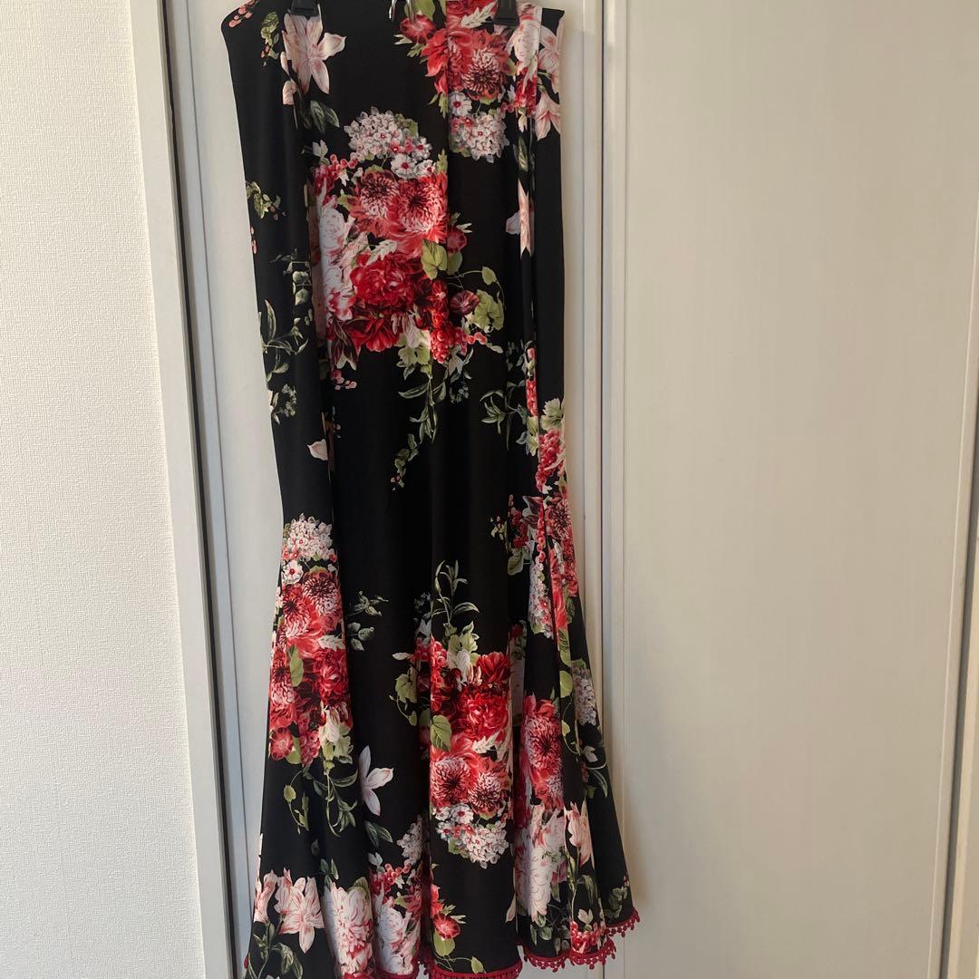 フラメンコスカート 花柄 黒