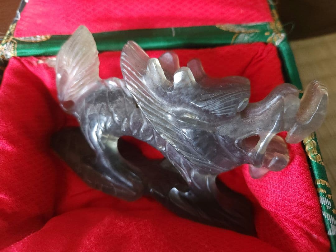 中国　天然石 晶石　龍 ？　置物　箱入り　ヴィンテージ