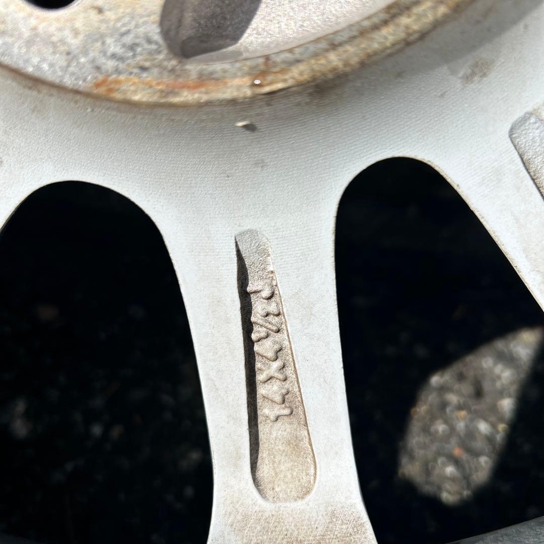 【ダイハツ純正品】アルミホイールと2020年製造スタッドレス４本セット②２本分