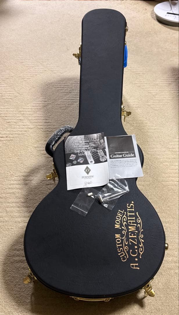 ゼマイティス　ギター