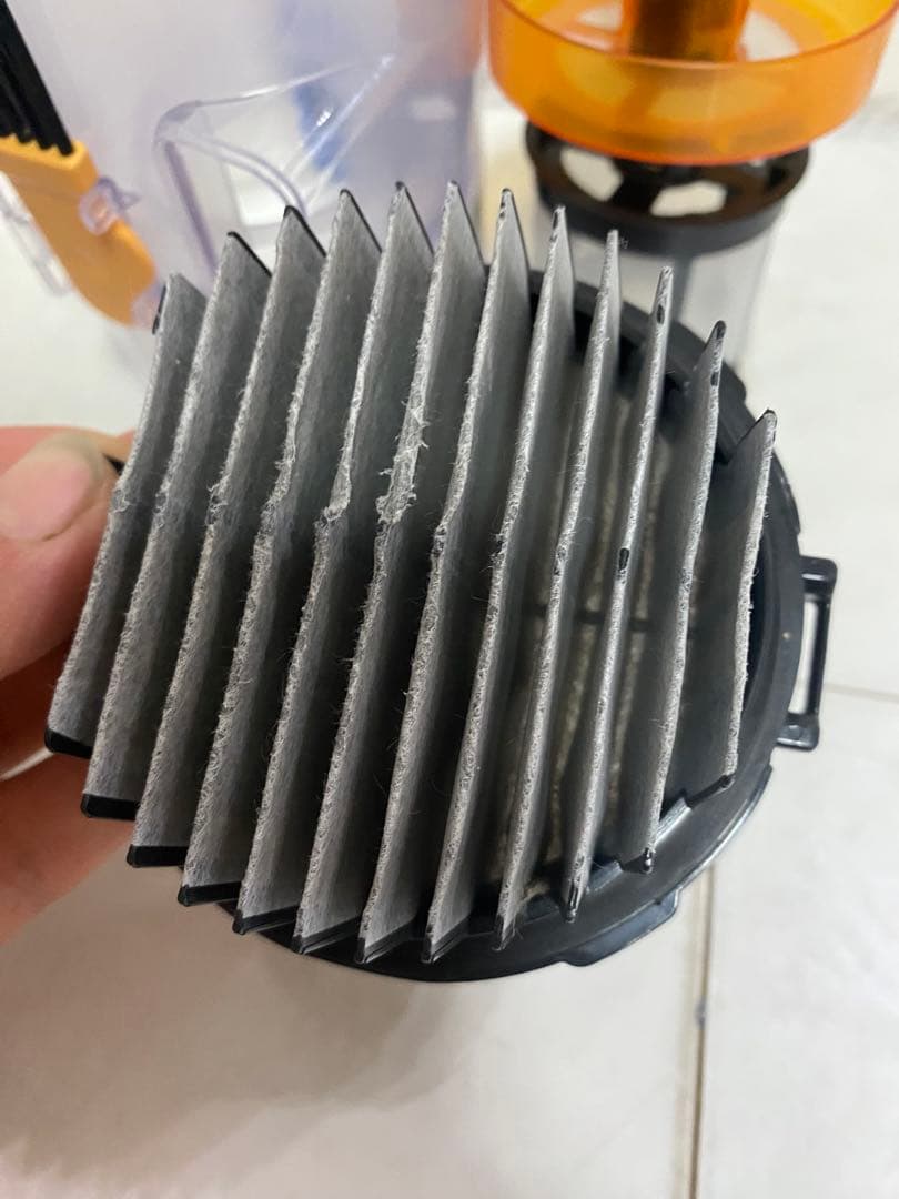 HITACHI コードレス掃除機 PV-BH900H　バッテリーの状態良好