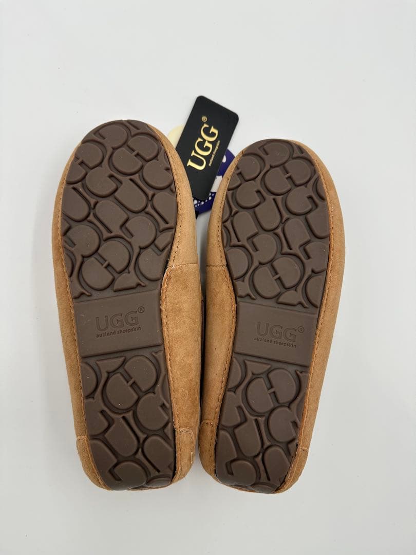 UGG ベージュ モカシン防水　23.5cm