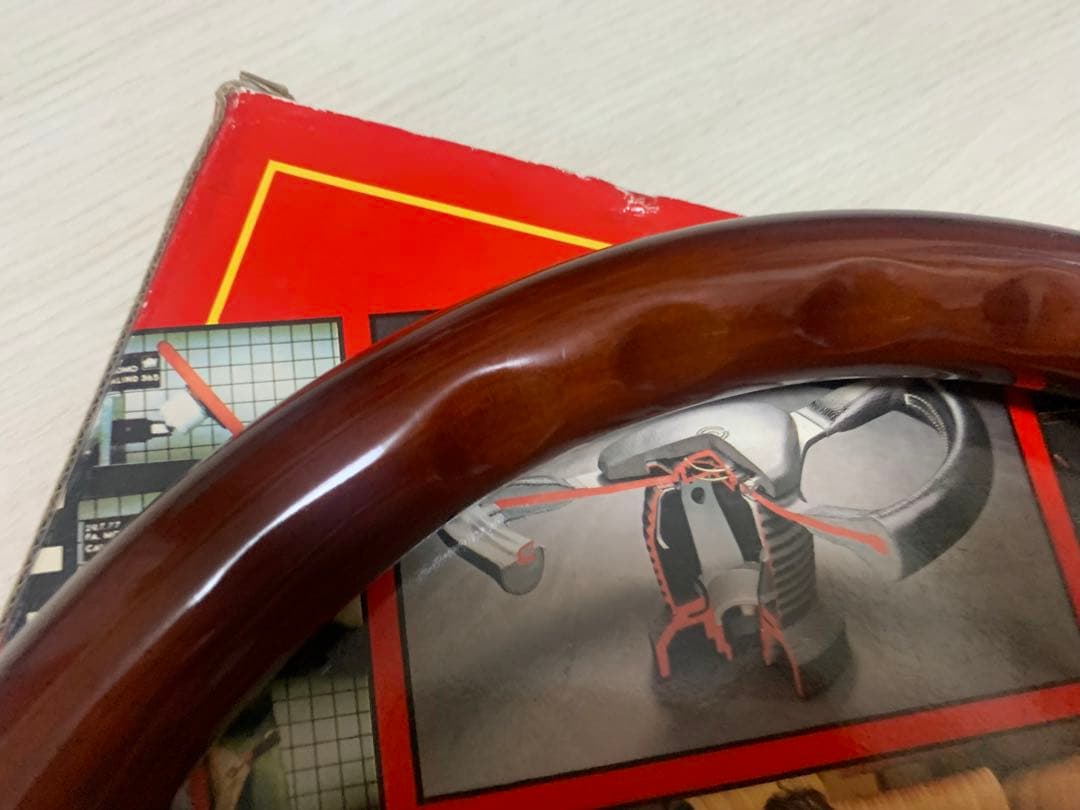 社外　ウッドステアリング　35π ホーンボタン付き　新品　未使用