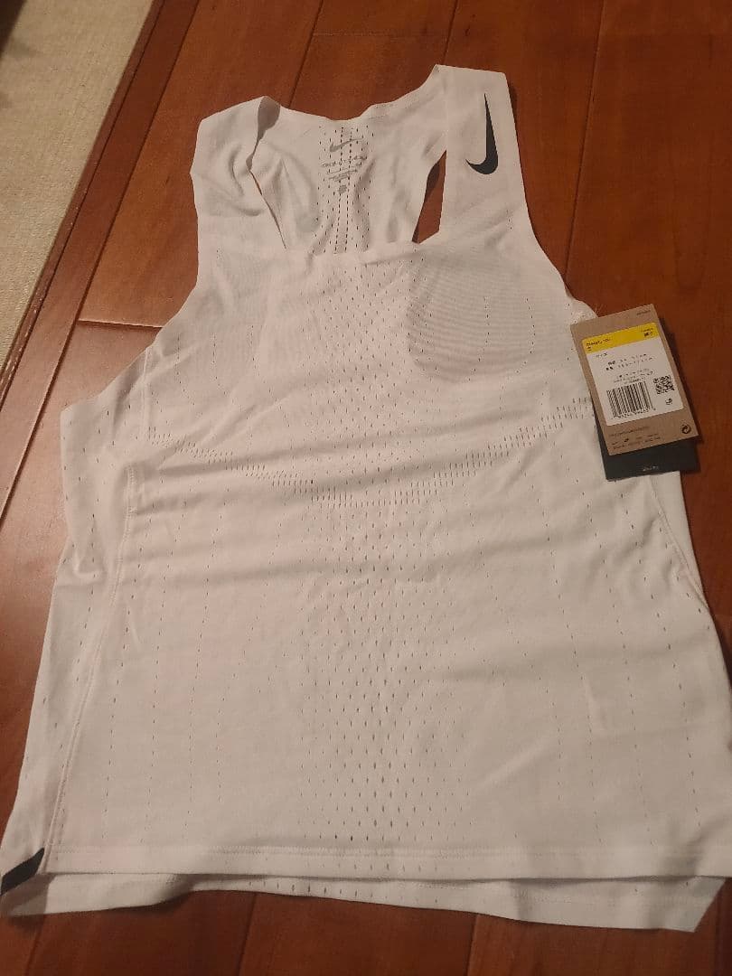 【新品】ナイキエアロスイフト シングレット 白 Sサイズ