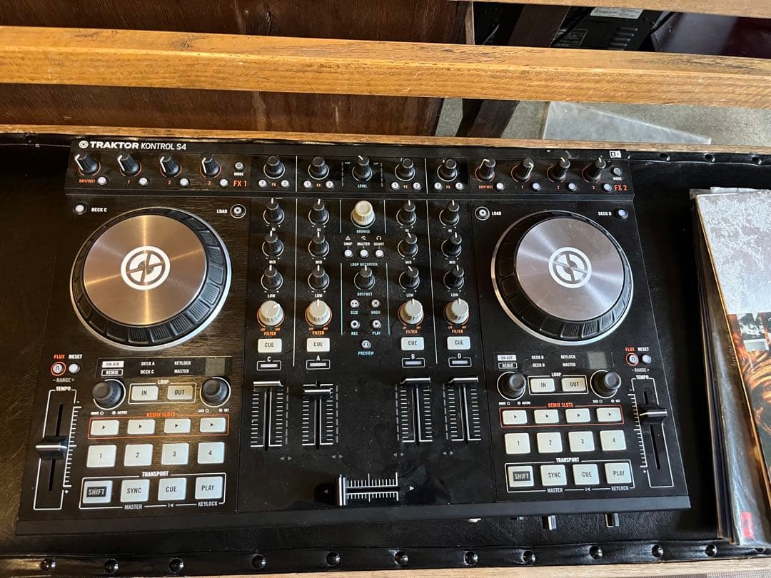 DJ機材 TRAKTOR KONTROL S4 Mk2