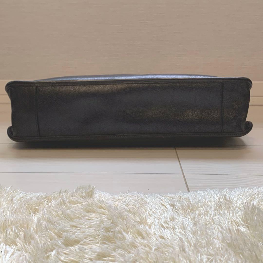 極美品✨イルビゾンテ　ビジネスバッグ　オールレザー　A4 ロゴ型押し　ブラック