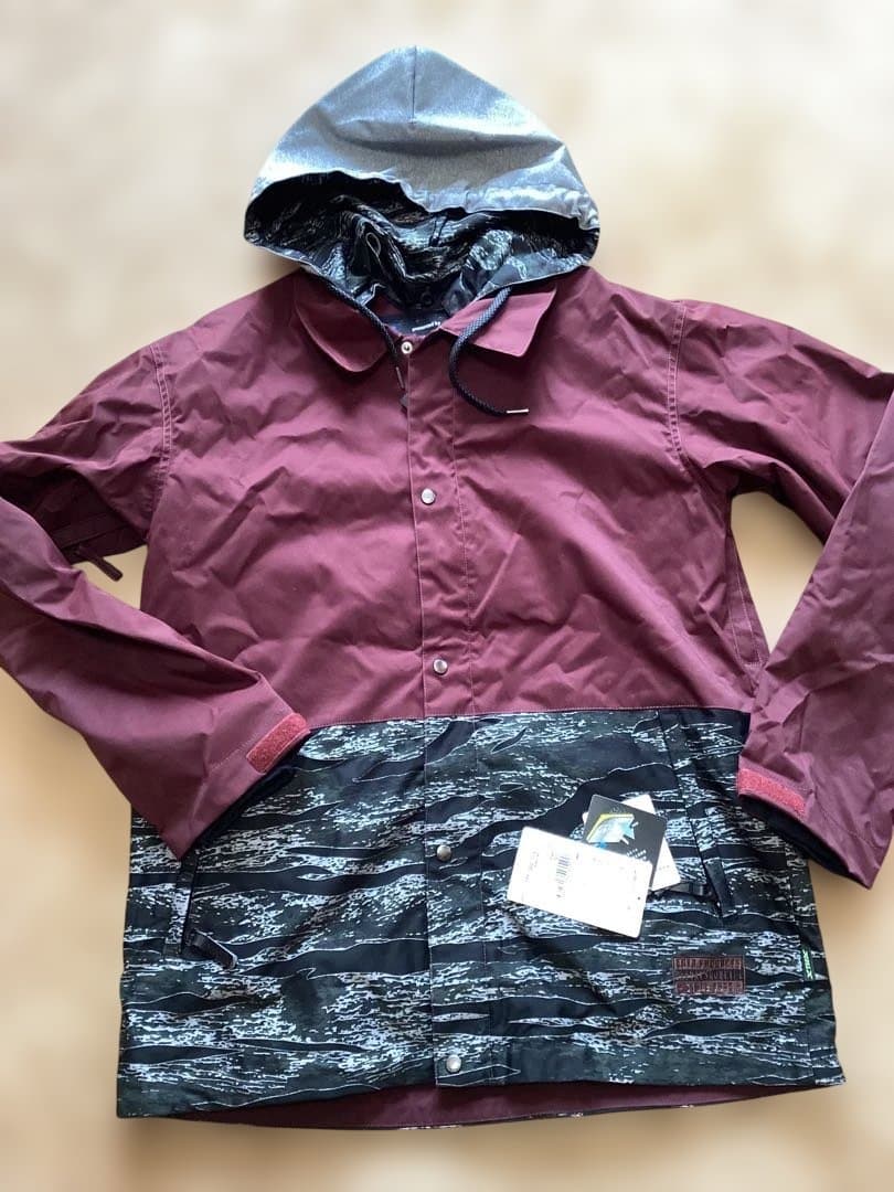 新品　xnixフェニックス　赤茶色Ｘ黒迷彩　メンズＭ　スノボウェアスキーウェア