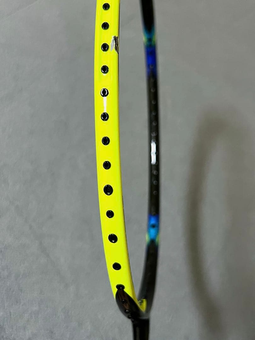 アストロクス77バドミントンラケット / ASTROX 77 4U