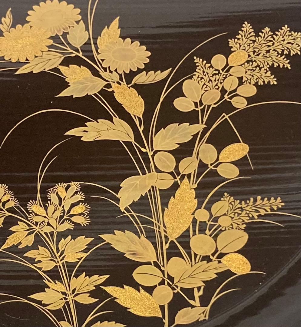 B541b 黒漆塗「三足秋草図菓子盆」桐箱付　作者不詳　時代不祥　時代物