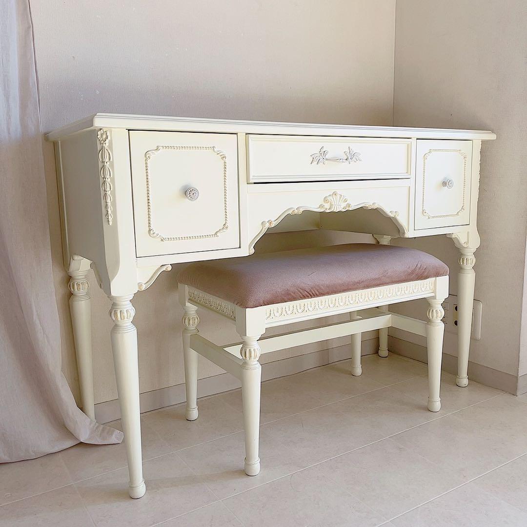 emiri　　アンティーク　シャビーシック　ドレッサー　白家具　デスク