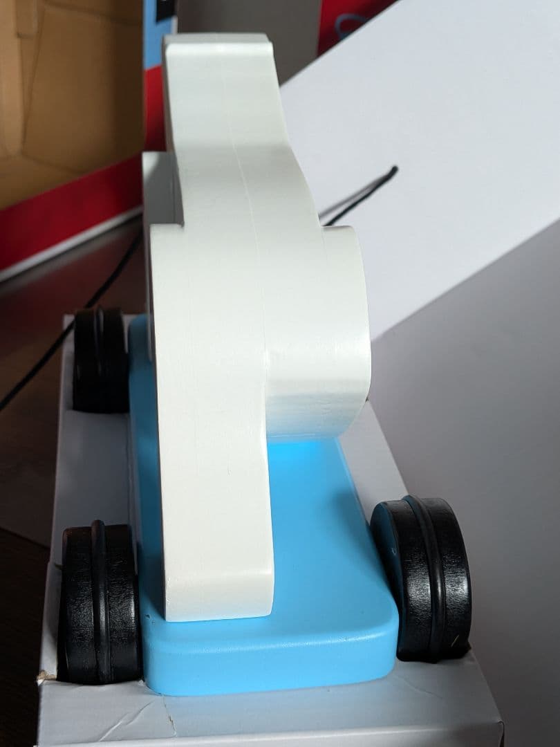 新品だけど少し傷ありオルセー美術館　ポンポン　木製おもちゃ　シロクマ　パリお土産