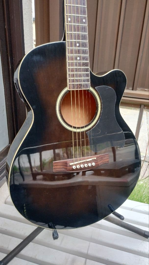 超美品 ピアノブラック ２wayコントロールPU付き エレアコ