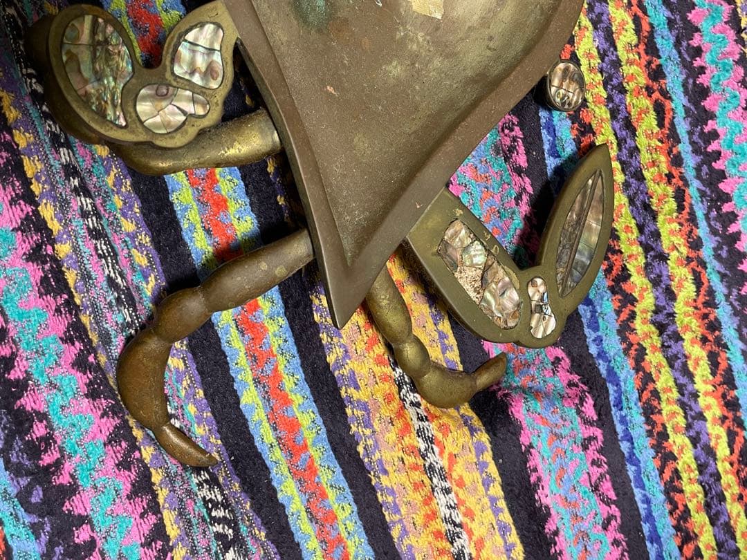 カニ型金属トレイ 貝殻装飾付き 灰皿 アクセサリー置き オブジェ