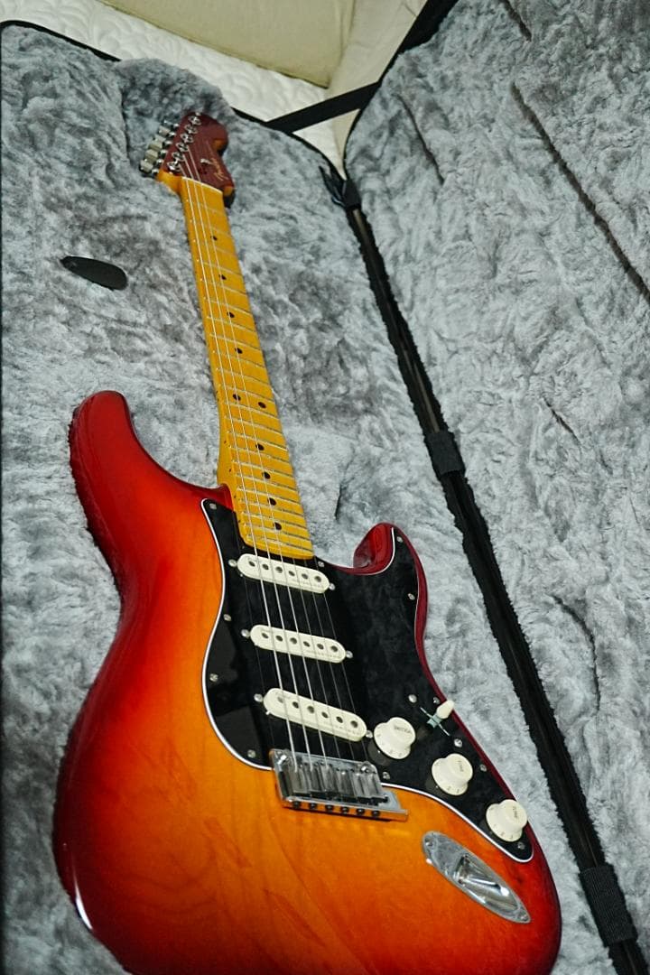 【最終値下げ】American Ultra Luxe Stratocaster