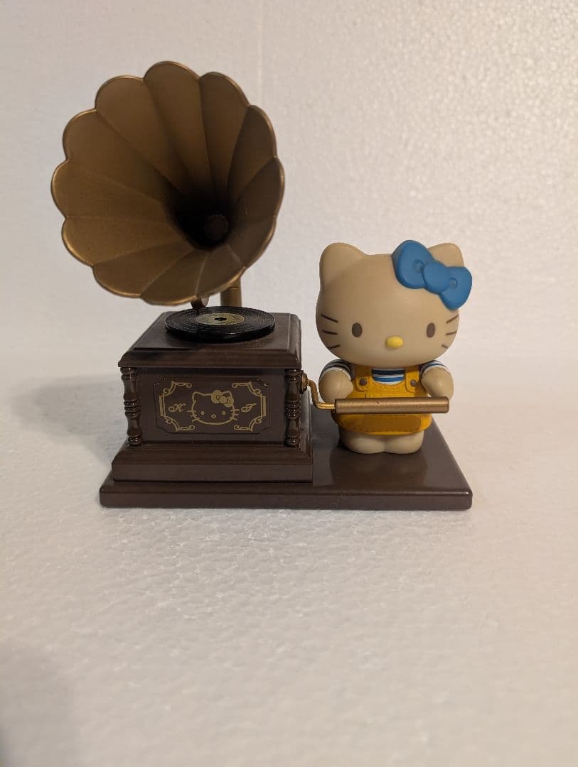 ハローキティ 蓄音機型ラジオ
