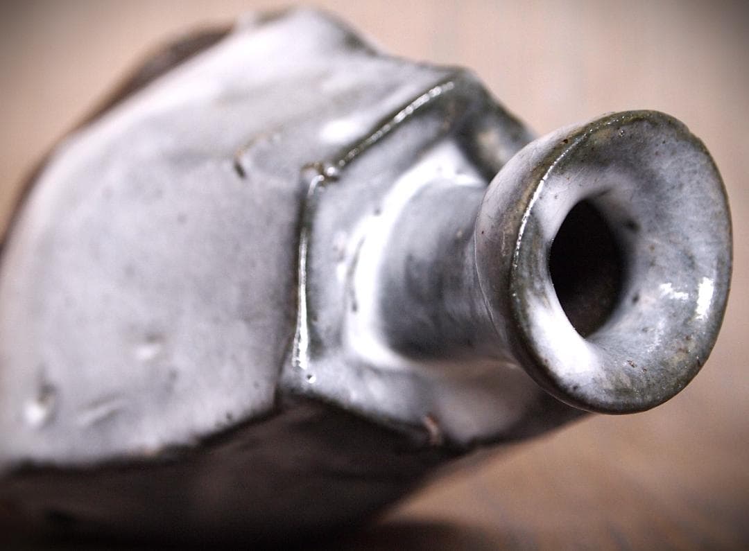 人気作家★隠崎隆一【師：人間国宝　伊勢崎淳】★白釉徳利