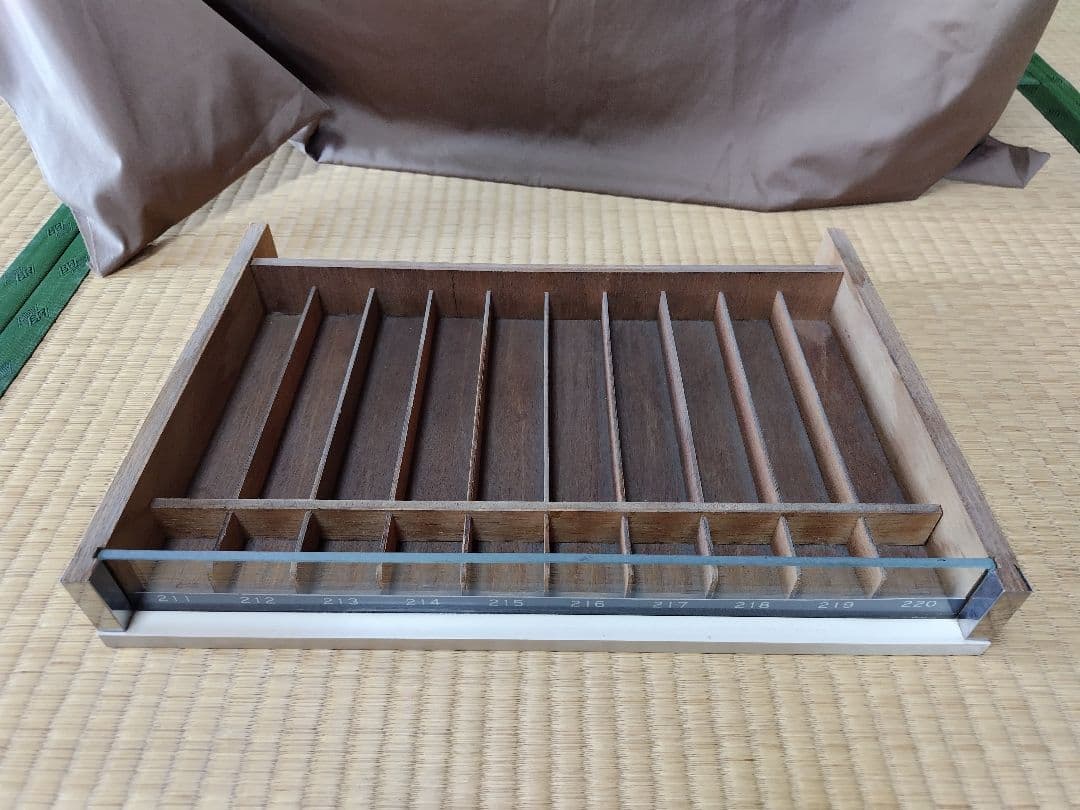 糸陳列棚　ミシン糸ケース　収納棚　アンティーク　レトロ