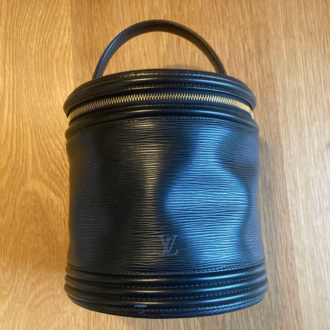 Louis Vuitton エピレザー バッグ 黒