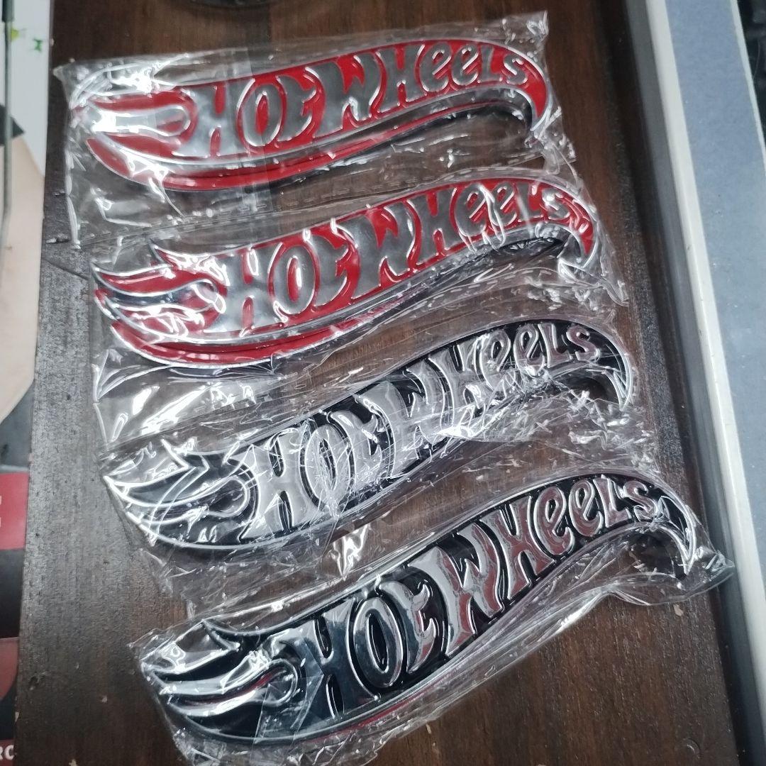 ホットウィール　エンブレム　４セット　まとめ売り