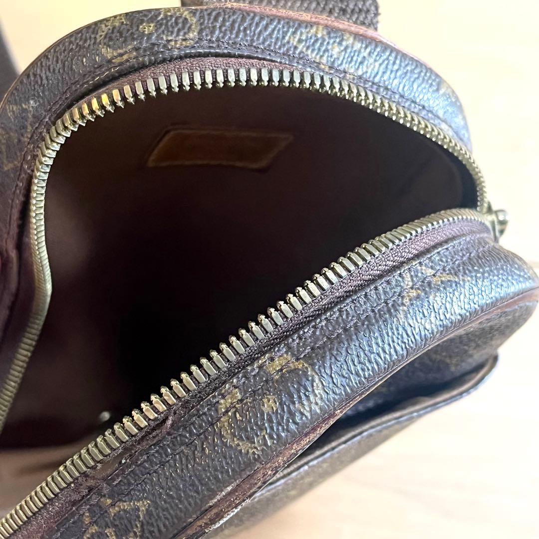 Louis Vuitton モノグラムショルダーバッグ