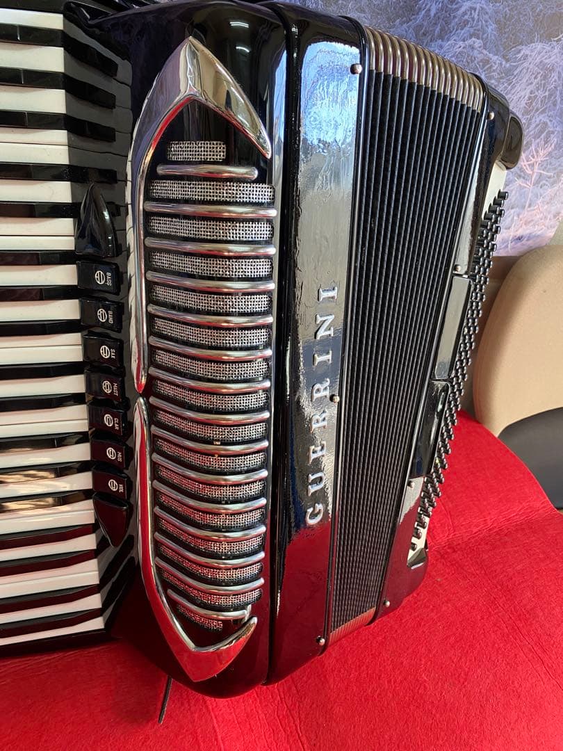 GUERRINIアコーディオン同型でも黒ボタンは大人気626-2と同じリード搭載