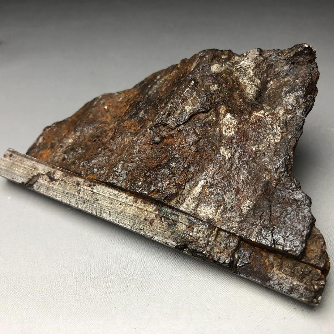 アルタイ隕石　隕石 鉄隕石　エンドカット　ナチュラル　重さ約305ｇ