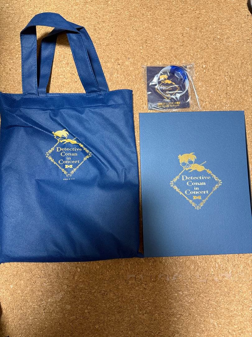 ※1/3までお値下げ中 名探偵コナン コンサート トートバッグ 缶バッジ