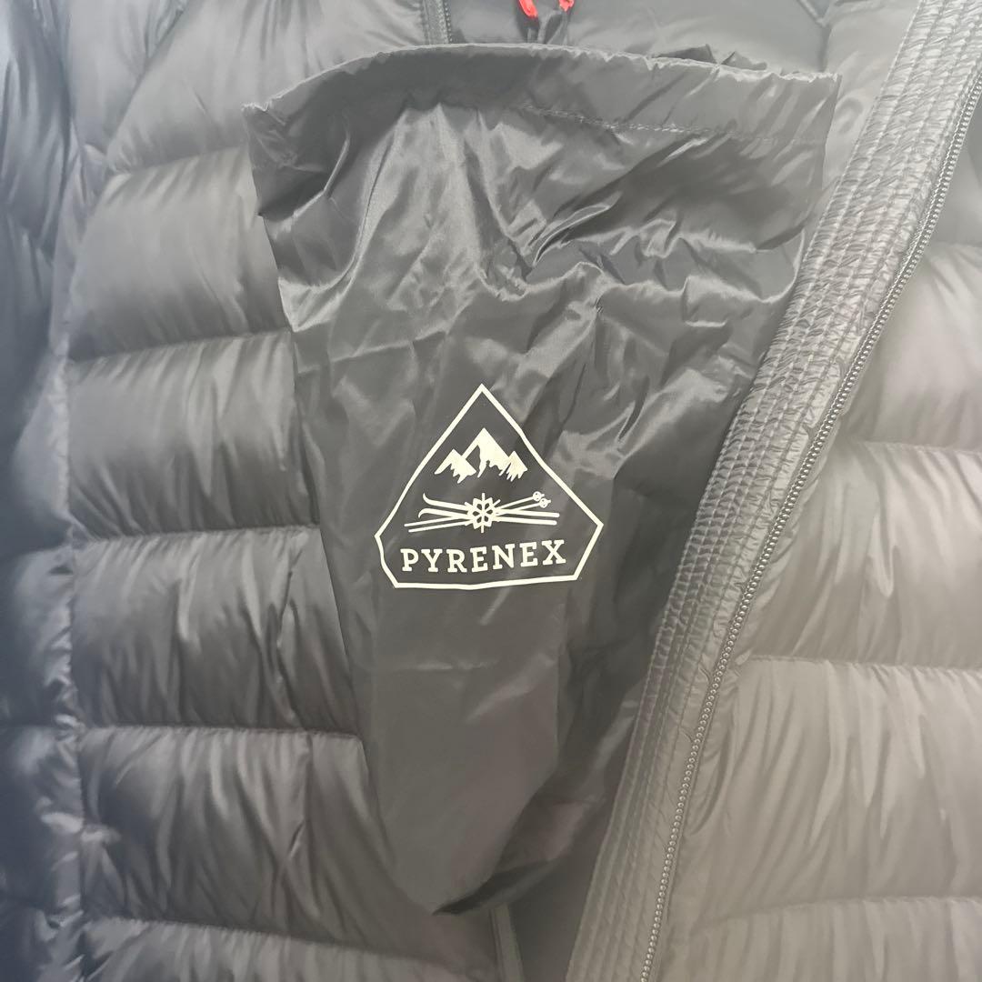 PYRENEX ブラックダウンジャケット フード付き