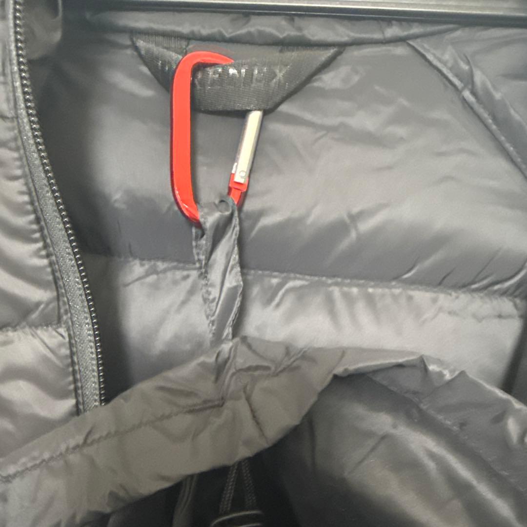 PYRENEX ブラックダウンジャケット フード付き