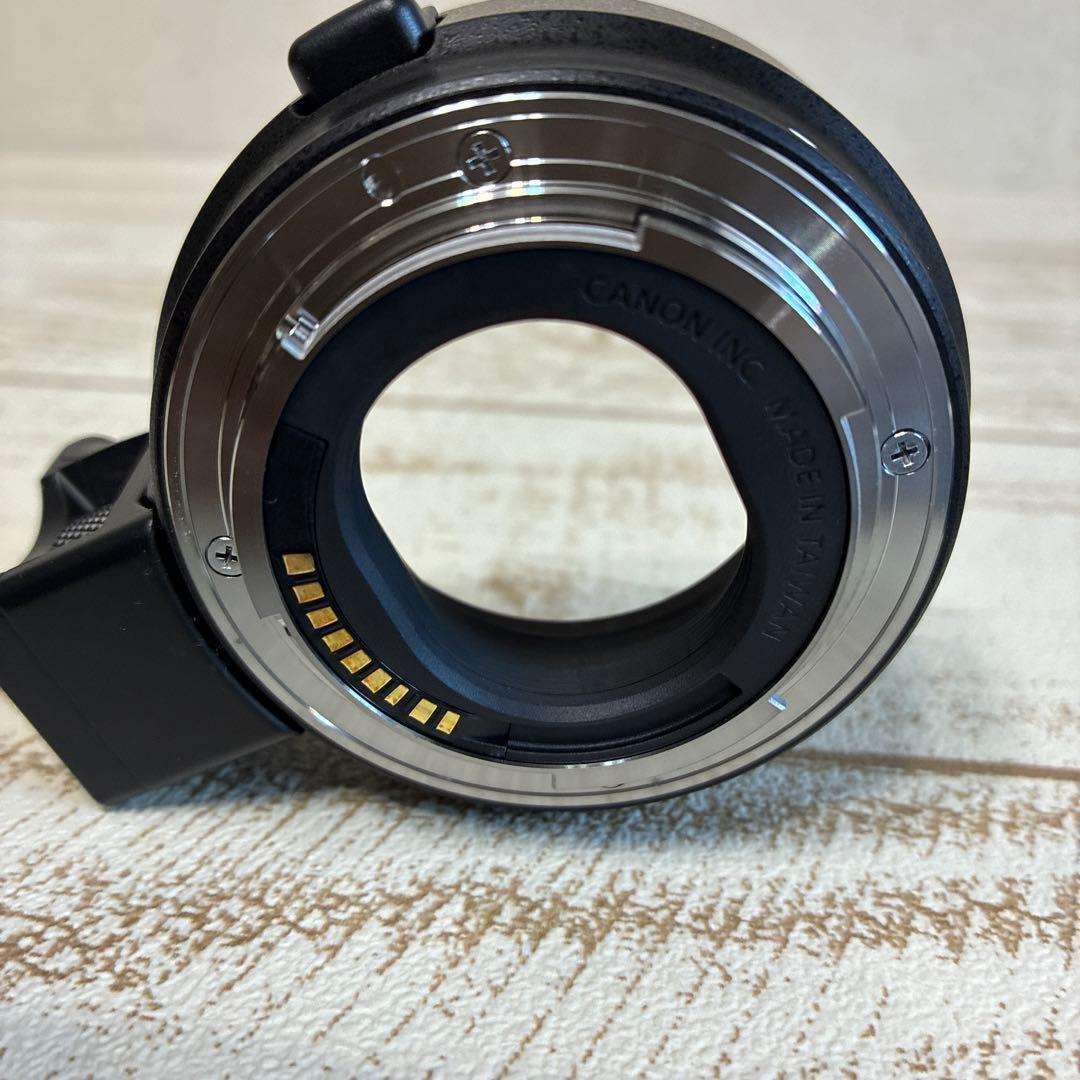 Canon EOS ミラーレスカメラ レッド 2本レンズ付き