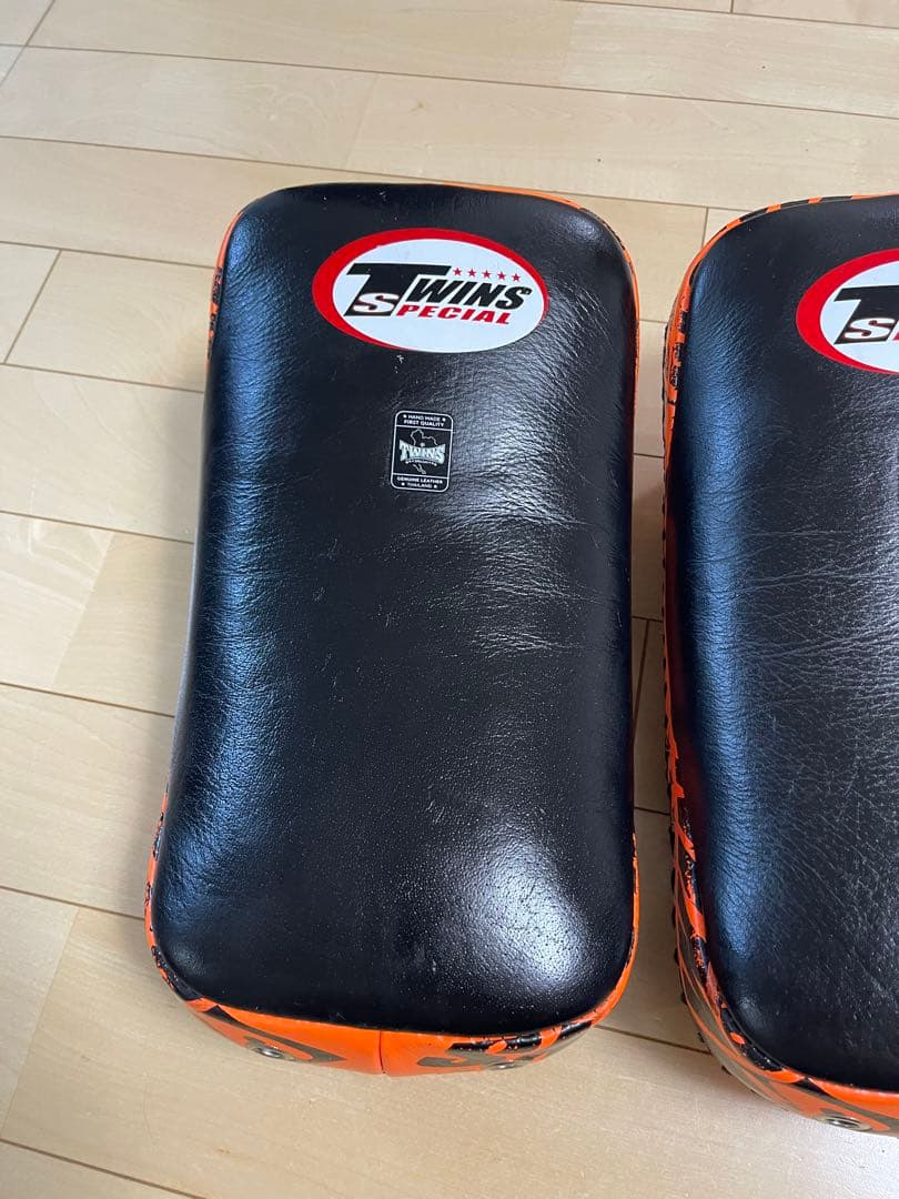 Twins Special キックミット 2個セット 黒/オレンジ