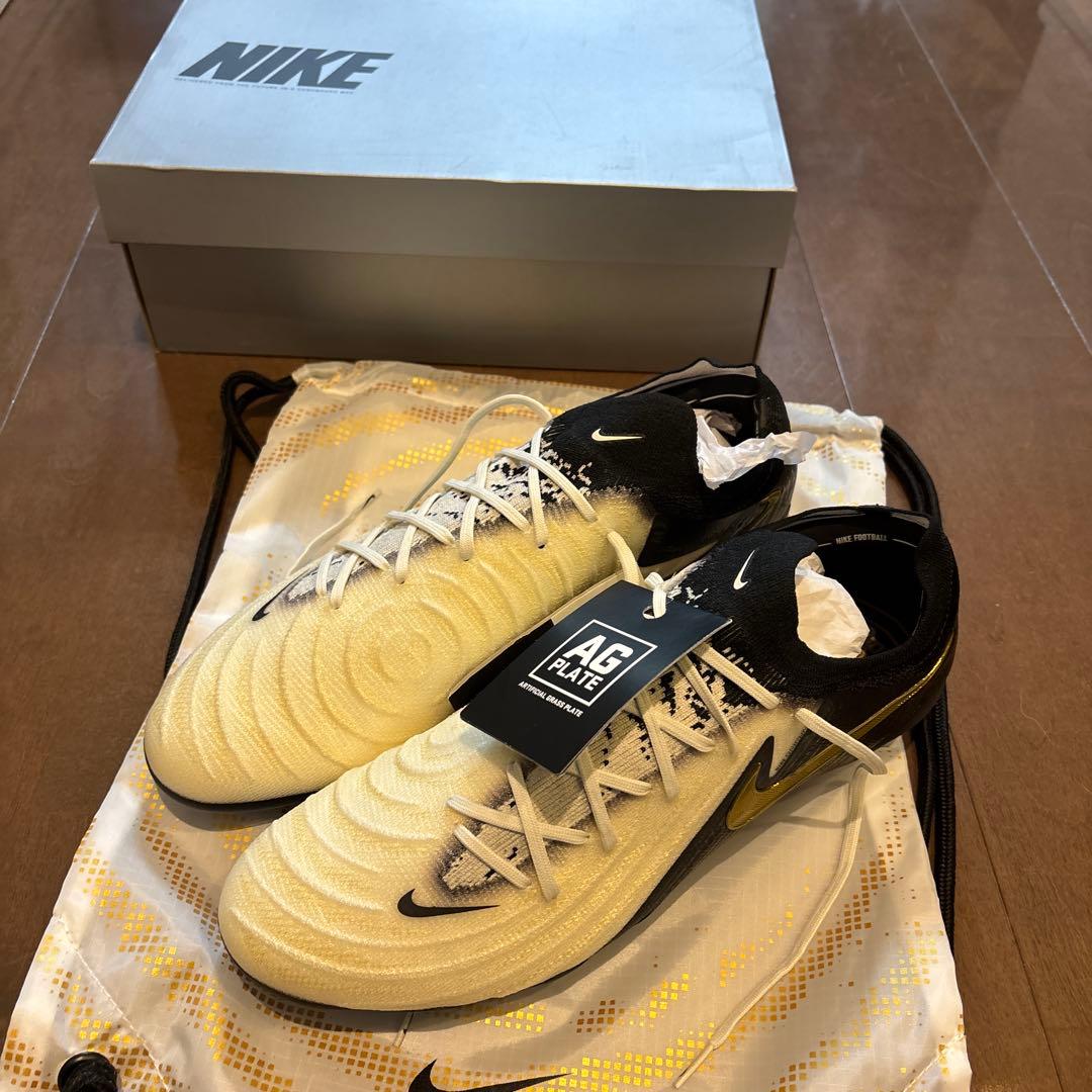 サッカースパイク ファントムGX2 Ag 30cm 新品未使用