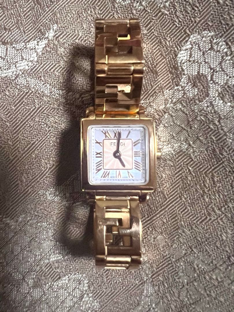 【レア】FENDI 腕時計 レディース QUADORO MINI