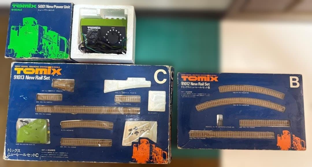 【ジャンク品】Nゲージ旧レールセット＋車両、アクセサリー