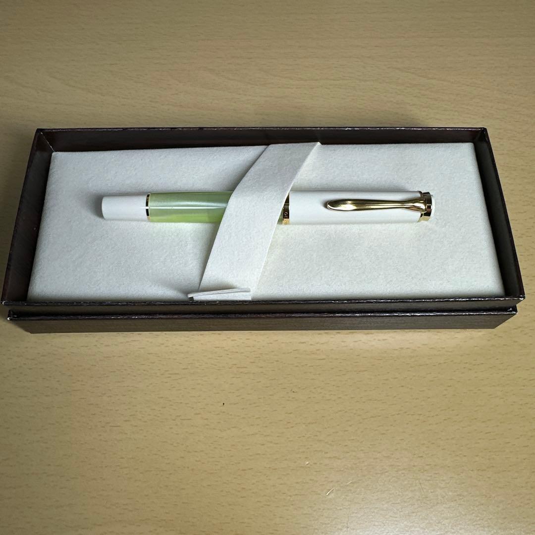 Pelikan ペリカン　クラシック　M200 パステルグリーン　字幅F 万年筆