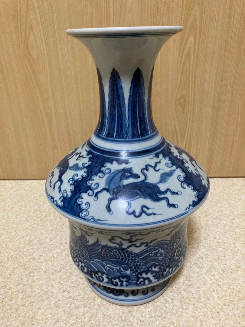 中国骨董／青白磁の馬と龍の花瓶／大明永樂年製／高さ約37 cm