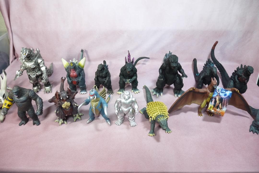 ゴジラ　メカゴジラ　ガイガン　ラドン　レギオン　デストロイア　コング　15体