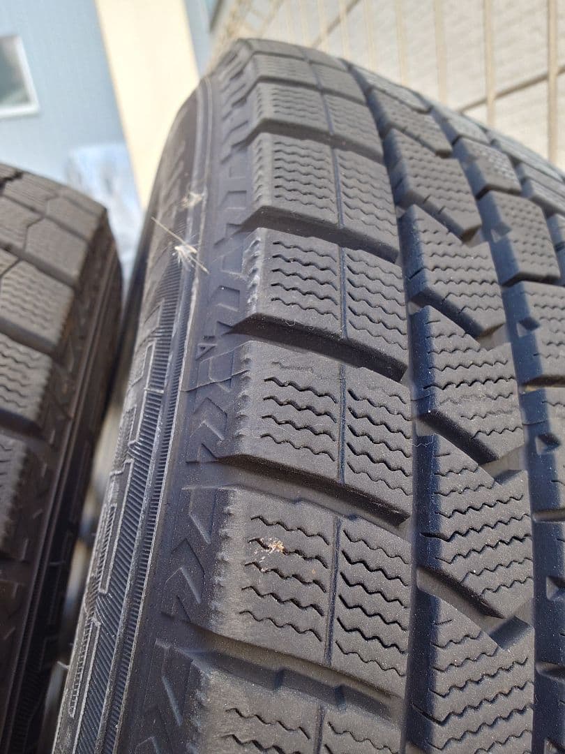 りんご　WINTERMAX 205/60R16 スタッドレスタイヤセット