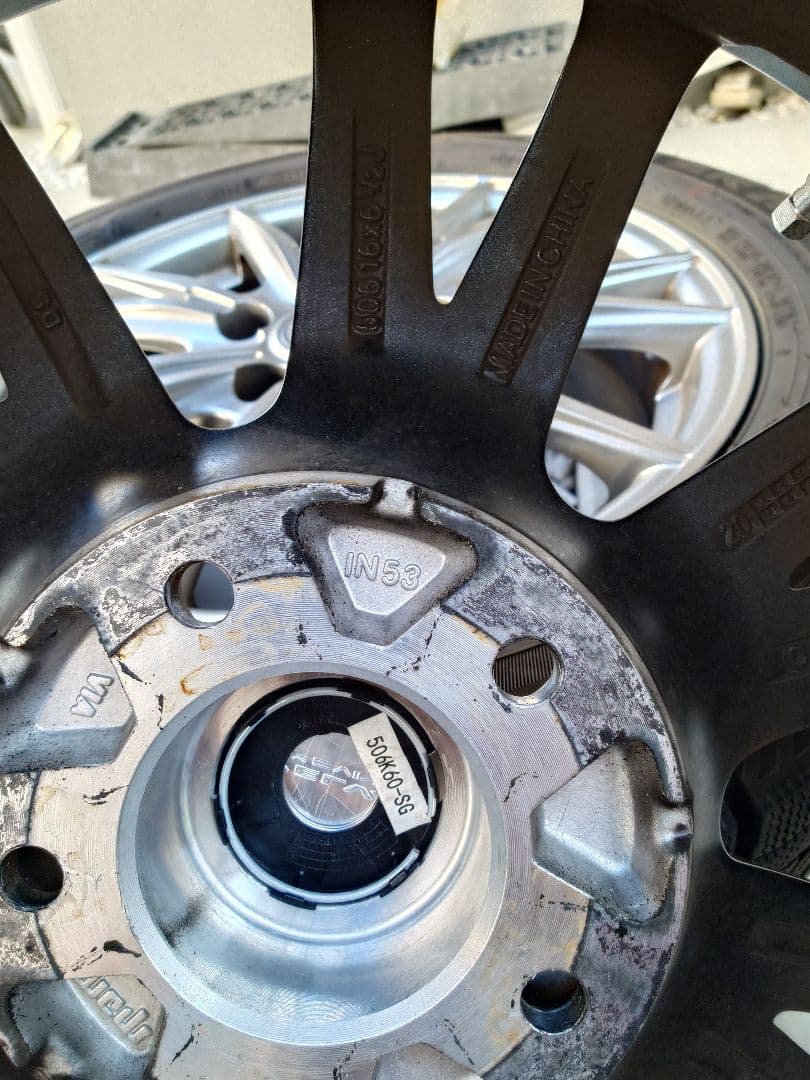 りんご　WINTERMAX 205/60R16 スタッドレスタイヤセット