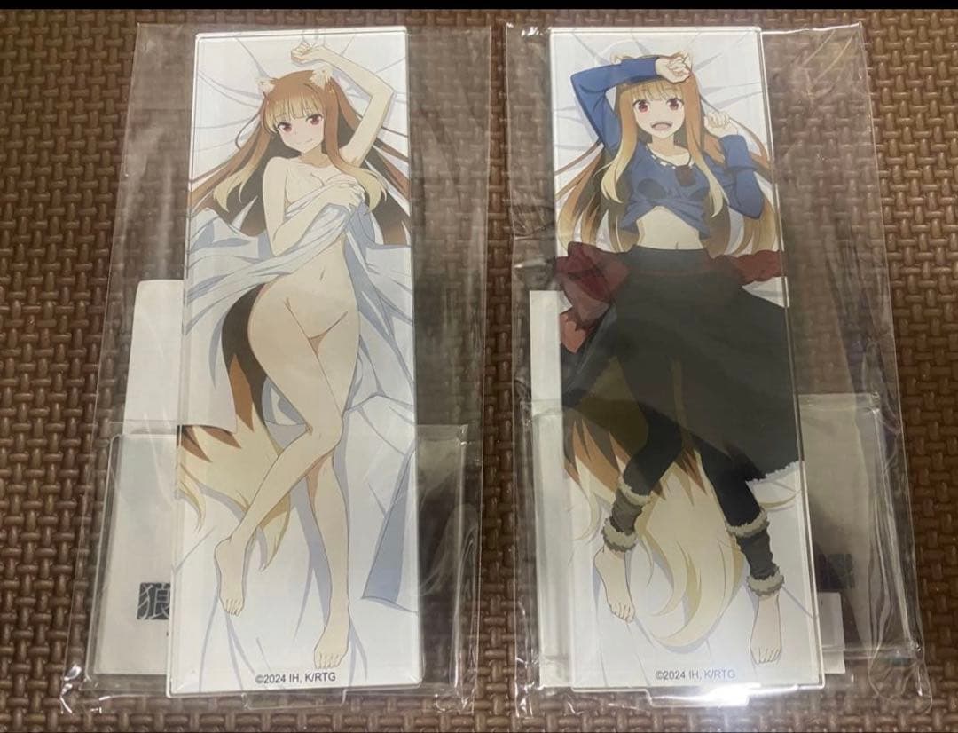 完全受注生産 狼と香辛料 ホロ アクリルスタンド 全2種セット