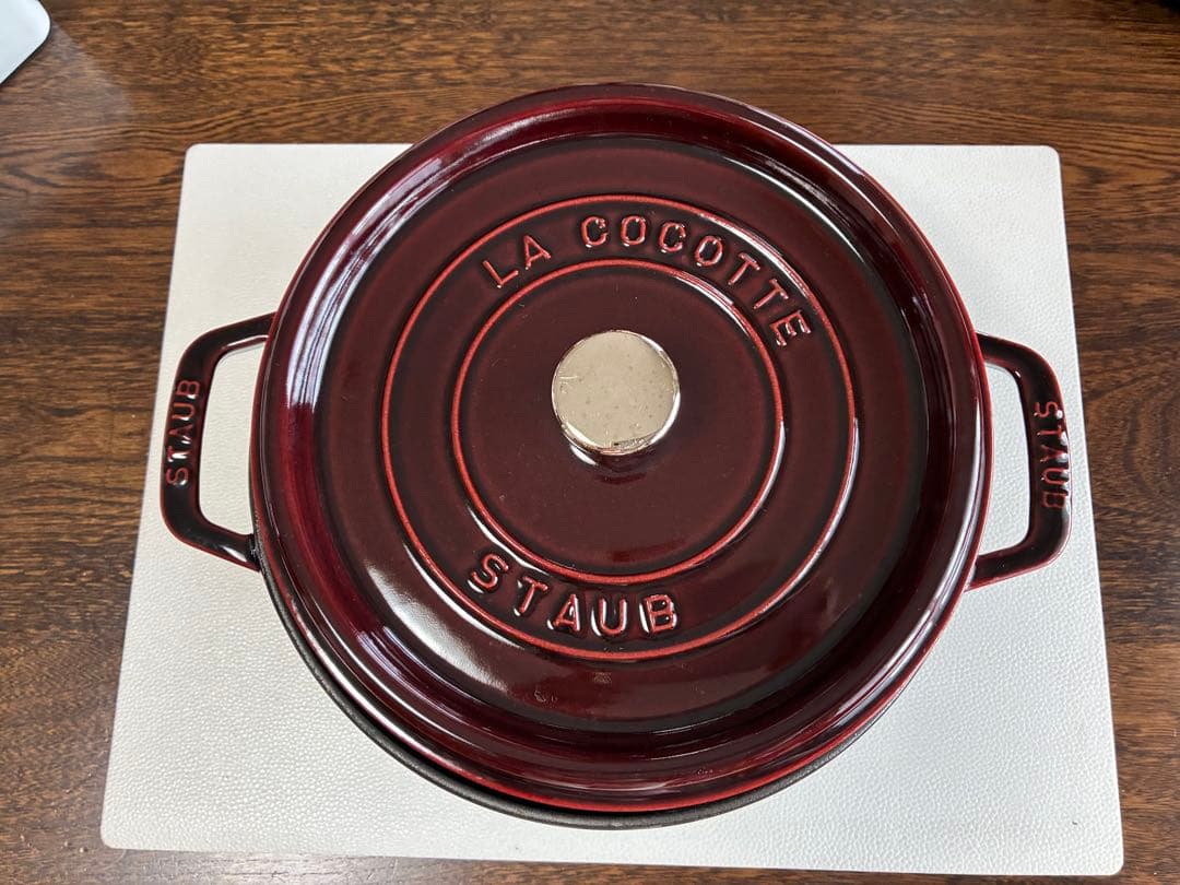 ストウブStaub　ココットラウンド24cm グレナディンレッド
